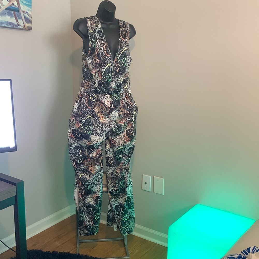 Sleeveless Patterned Jumpsuit - image 3